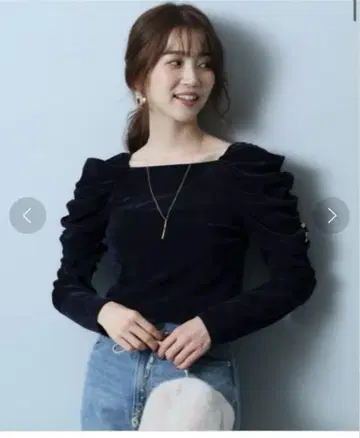 JUSGLITTY 오프숄더풍 벨로아 컷