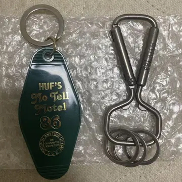 [ HUF ] 카라비너, No Tell Motel 86 키링 세트