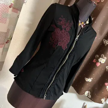 OZZON 블랙 자수 집업 가디건