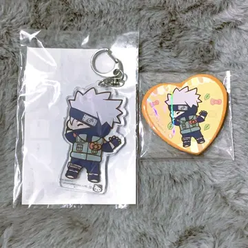 NARUTO 산리오 홀로그램 하트 캔뱃지 키링 하타케 카카시