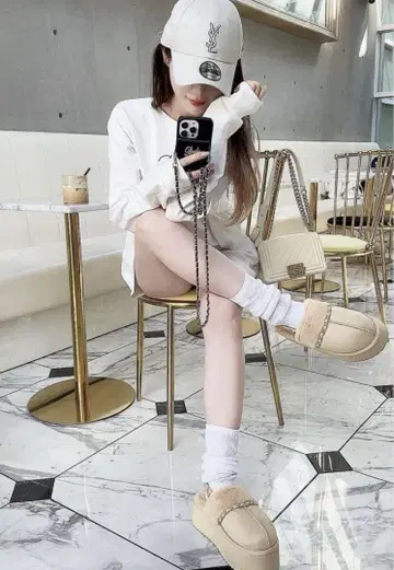 Rady 인기 체인 무스탕 샌들