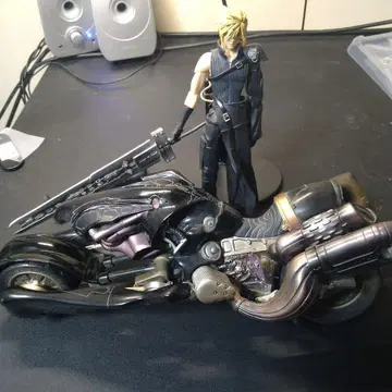클라우드 스트라이프 피규어 페넬릴 FF7