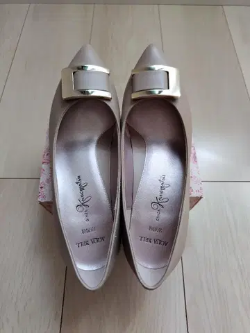 긴자 카네마츠 펌프스