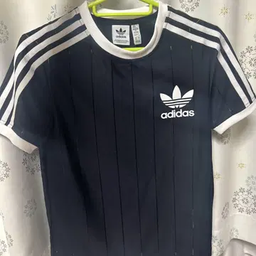 adidas 쓰리 스트라이프 핀스트라이프 반팔 T셔츠