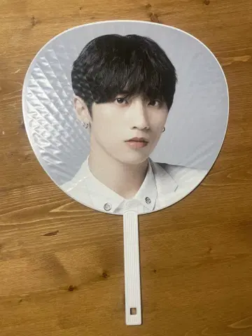 INI 허풍범 슈 펑펀 팬 부채