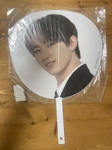 INI 허풍범 슈 펑펑 팬 부채