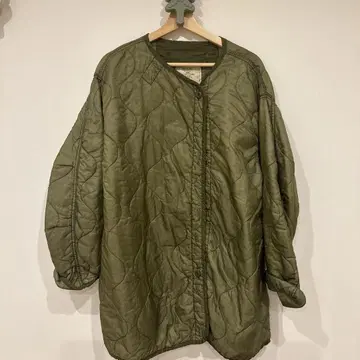 카키색 나일론 퀼팅 라이너 M 사이즈