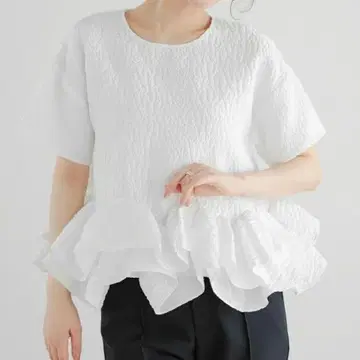fitmore 핏모어 커브 프릴 자카드 상의