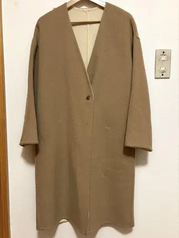유니클로 베이지 V넥 롱 코트