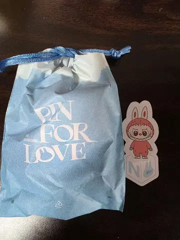 POPMART THE MONSTER PIN FOR LOVE 러브브 N