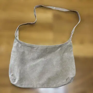 Hender Scheme 핸더 스킴 pig sacco M 베이지