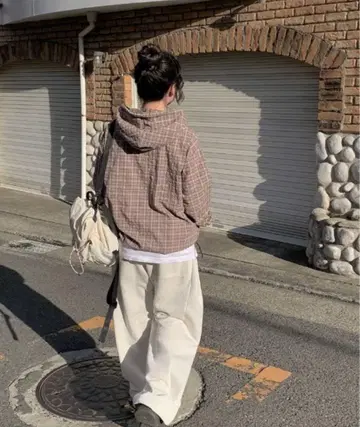 anyonemore nugu 사이드 턱 절개 트레이닝 팬츠