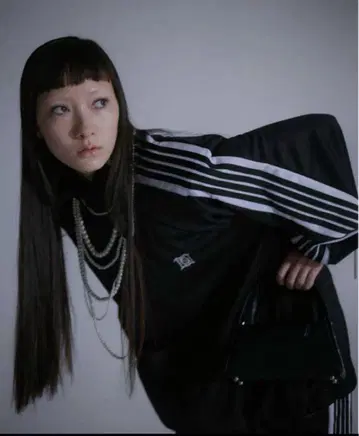 neith. Angled Shape Truck Jacket