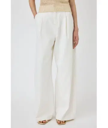 WAVY TUCK BAGGY