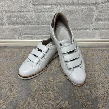 화이트 가죽 스니커즈 벨크로