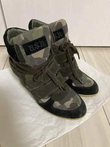 ASH 카모플라쥬 하이컷 스니커즈 37 인힐 스니커즈