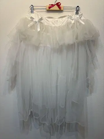 코디의 악센트로! 볼륨 가득 보여주는 파니에