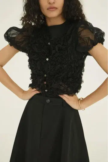 TULLE VEST LAYERED TOPS