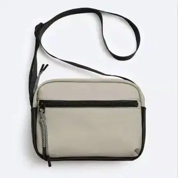 ZARA 러버 크로스 바디백