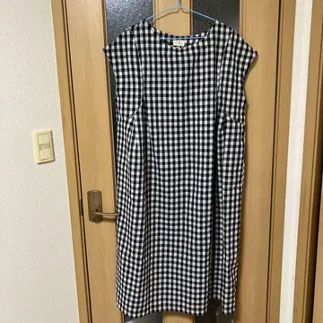 새상품 깅엄 체크 슬리브리스 루즈핏 원피스