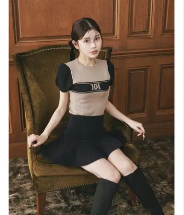 DD 로고 바이컬러 니트탑