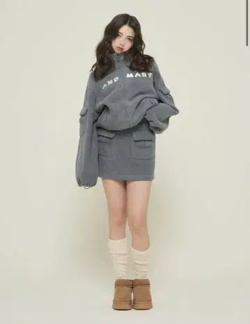 andmary Mary logo fleece skirt