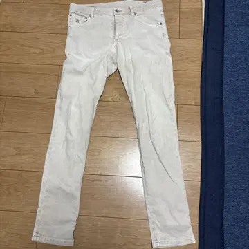 BRUNELLO CUCINELLI 화이트 슬림핏 데님 48