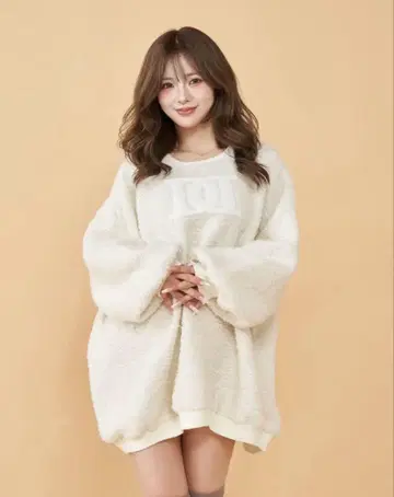 다리치 아플리케 부클레 상의 IVO