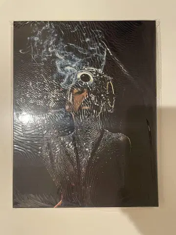 the GazettE 초회 생산 한정판 DVD 부착