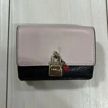 FURLA 가죽 3단 폴더형 지갑 핑크와 블랙