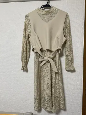 베이지 레이스 셋업