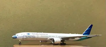 1/400 PHOENIX MODELS 가루다 항공 B777-300ER