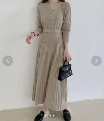디오스 프론트 벨트 플리츠 니트 롱 원피스 모카