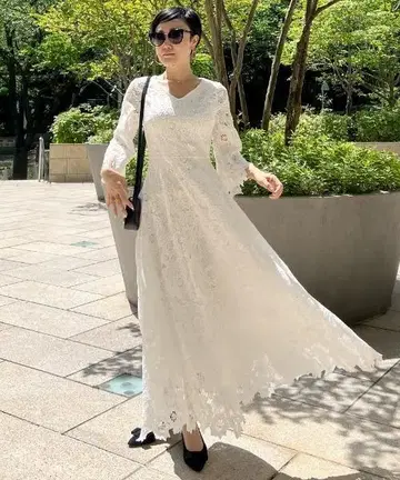 JENNE 전체 레이스 8분 플레어 소매 원피스