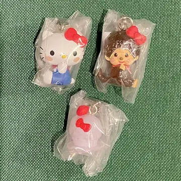 몬치치 x 헬로키티 메지루시 액세서리