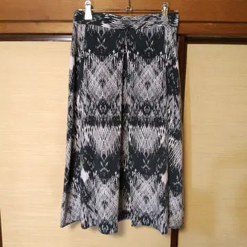 JUNKO SHIMADA 플레어 스커트 네이비 컬러 화이트