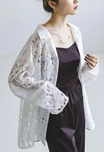 NOBLE 보태니컬 레이스 오픈 카라 셔츠