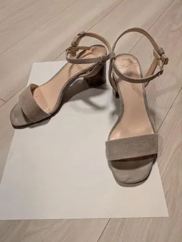 마리 팜 힐 샌들 그레이지 23.5cm