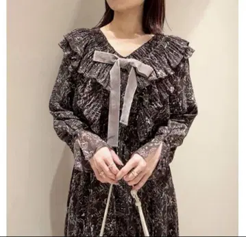 금일 한정 SNIDEL sustainable 플리츠 컬러 프린트 원피스