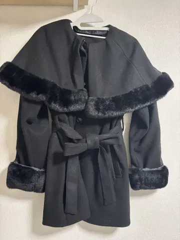 GRL 케이프 코트 퍼