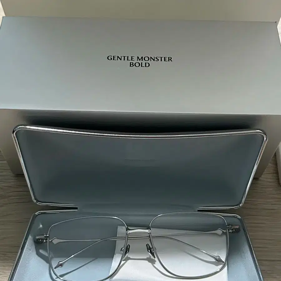 最終値下げ GENTLE MONSTER BOLD Tetra 02 新品/正規品】GENTLE