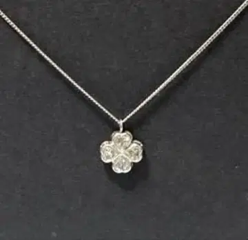 SILVER925 네잎 클로버 모티브 참 포함 목걸이