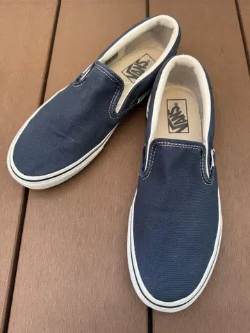 컨디션 최상 VANS 반스 V98CLA 네이비 슬립온 25.5cm