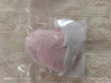 하트 모양 핑크 키링 깃털 포함