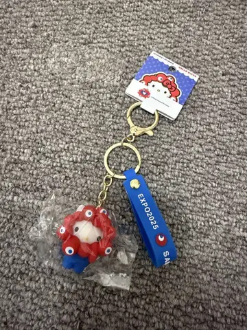 오사카 간사이 만박 한정판 키티 미야쿠미야쿠 산리오 코스튬 키링