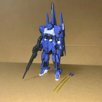 건담 프라모델 HGBF 1/144 백만식 조립품