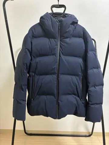 유니클로(UNIQLO) 네이비 후드 부착 다운 자켓