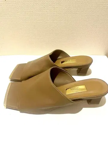 새상품급 르탈론 GRISE 4cm 스퀘어 스트레치 뮬 샌들 L