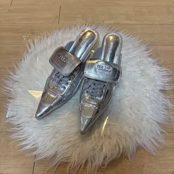 YELLO 레이스업 힐 24.5cm 새상품급 실버 펌프스
