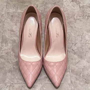 에밀리아 위즈 핑크 퀼팅 하이힐